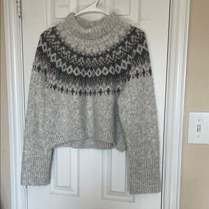 Abercrombie & Fitch fair isle turtleneck cropped sweater, gray, size small
